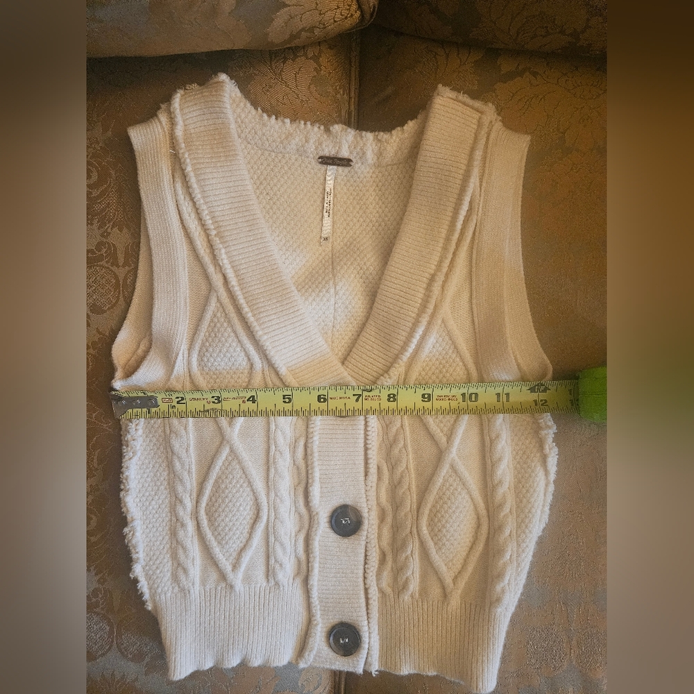 NWOT Free People Denson Cream Cable Cropped V-Neck Sweater Vest - Picture 12 of 16